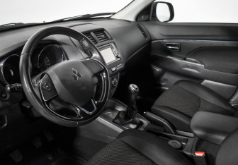 Подержанный автомобиль Mitsubishi ASX 2018 года (9 фото)