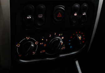 Подержанный автомобиль Nissan Almera Sedan 2015 года (12 фото)