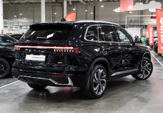 Подержанный автомобиль Geely Monjaro 2024 года (6 фото)
