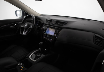 Подержанный автомобиль Nissan X-Trail 2020 года (19 фото)