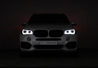 Подержанный автомобиль BMW X5 2017 года (31 фото)