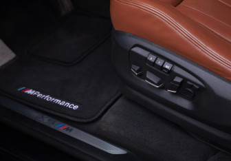 Подержанный автомобиль BMW X5 M 2016 года (29 фото)