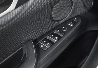 Подержанный автомобиль BMW X4 2015 года (10 фото)