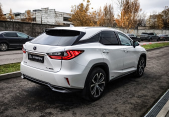 Подержанный автомобиль Lexus RX 2016 года (4 фото)