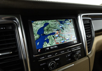 Подержанный автомобиль Porsche Macan 2015 года (22 фото)