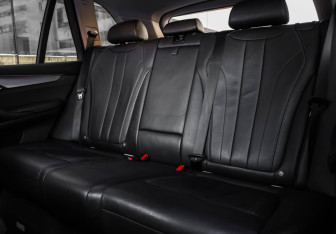 Подержанный автомобиль BMW X5 2017 года (26 фото)