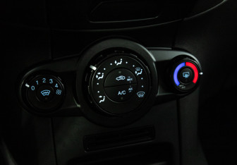 Подержанный автомобиль Ford Fiesta Hatchback 2019 года (15 фото)