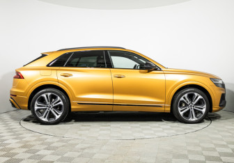 Подержанный автомобиль Audi Q8 2019 года (4 фото)