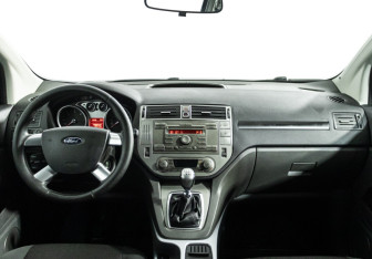 Подержанный автомобиль Ford Kuga 2011 года (13 фото)