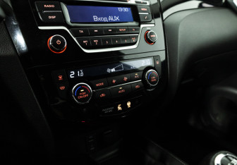 Подержанный автомобиль Nissan Qashqai 2017 года (15 фото)