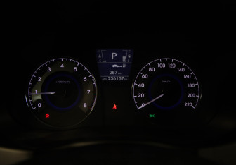 Подержанный автомобиль Hyundai Solaris Hatchback 2013 года (13 фото)