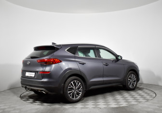 Подержанный автомобиль Hyundai Tucson 2020 года (5 фото)