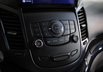 Подержанный автомобиль Chevrolet Orlando 2012 года (18 фото)