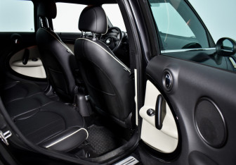 Подержанный автомобиль MINI Countryman 2014 года (12 фото)