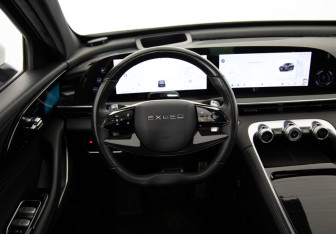 Подержанный автомобиль Exeed RX 2023 года (10 фото)