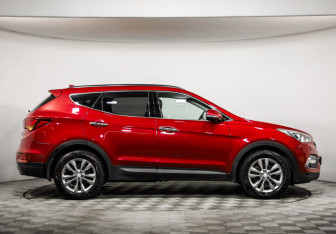 Подержанный автомобиль Hyundai Santa Fe 2017 года (4 фото)