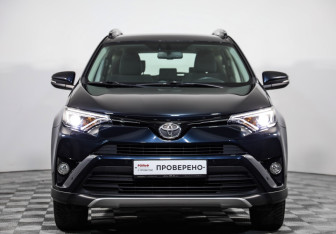 Подержанный автомобиль Toyota RAV4 2017 года (2 фото)