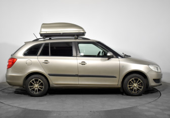 Подержанный автомобиль Skoda Fabia Wagon 2012 года (4 фото)