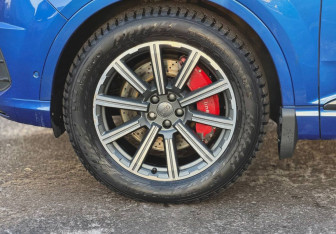 Подержанный автомобиль Audi Q7 2016 года (9 фото)