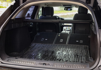 Подержанный автомобиль Land Rover Range Rover Velar 2019 года (32 фото)