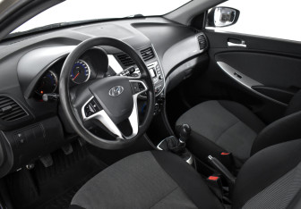 Подержанный автомобиль Hyundai Solaris Sedan 2013 года (9 фото)