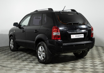 Подержанный автомобиль Hyundai Tucson 2008 года (7 фото)