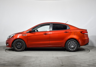 Подержанный автомобиль Kia Rio Sedan 2016 года (8 фото)