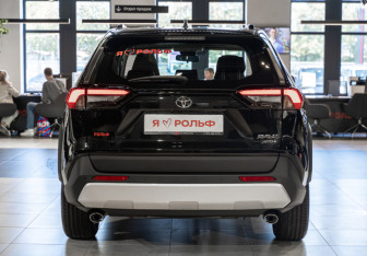 Новый Toyota RAV4 2025 (8 фото)