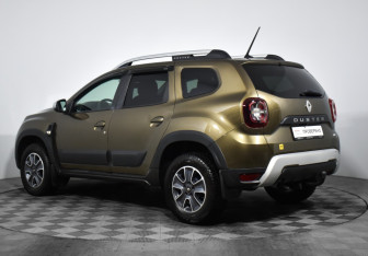 Подержанный автомобиль Renault Duster 2022 года (7 фото)