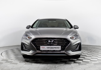 Подержанный автомобиль Hyundai Sonata 2018 года (4 фото)