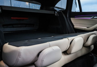 Подержанный автомобиль BMW X1 2021 года (33 фото)