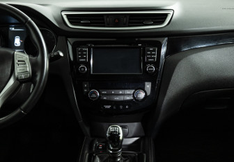Подержанный автомобиль Nissan Qashqai 2016 года (14 фото)