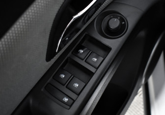 Подержанный автомобиль Chevrolet Cruze Sedan 2012 года (10 фото)