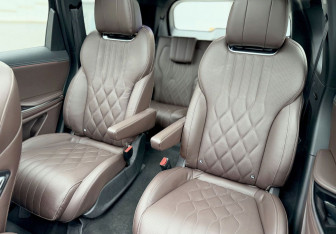 Подержанный автомобиль Exeed VX 2023 года (25 фото)