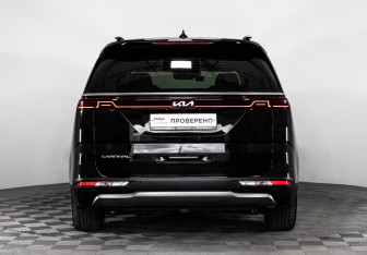 Подержанный автомобиль Kia Carnival 2022 года (6 фото)