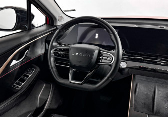 Подержанный автомобиль Omoda C5 2023 года (14 фото)