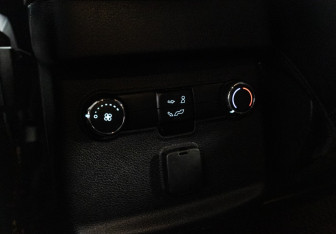 Подержанный автомобиль Ford Explorer 2019 года (22 фото)