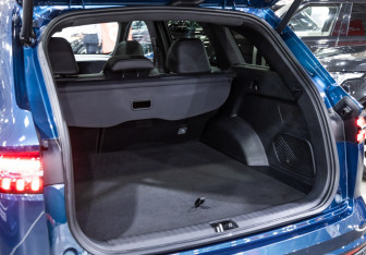 Подержанный автомобиль Geely Monjaro 2024 года (31 фото)