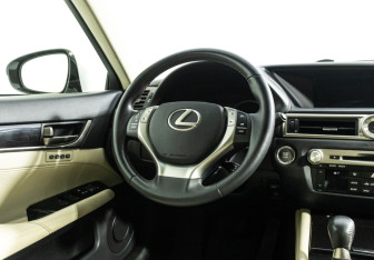 Подержанный автомобиль Lexus GS 2014 года (24 фото)