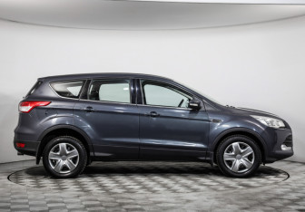 Подержанный автомобиль Ford Kuga 2014 года (4 фото)