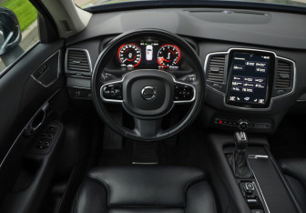 Подержанный автомобиль Volvo XC90 2020 года (12 фото)