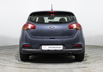 Подержанный автомобиль Kia Ceed Hatchback 2015 года (6 фото)