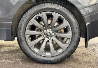 Подержанный автомобиль Land Rover Range Rover Velar 2017 года (9 фото)