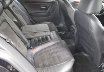 Подержанный автомобиль Volkswagen Passat CC 2010 года (13 фото)