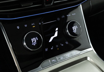 Подержанный автомобиль Exeed VX 2023 года (21 фото)