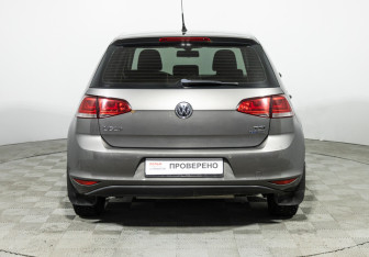 Подержанный автомобиль Volkswagen Golf Hatchback 2013 года (6 фото)