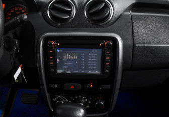 Подержанный автомобиль Renault Duster 2012 года (14 фото)