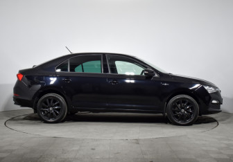 Подержанный автомобиль Skoda Rapid Liftback 2021 года (4 фото)