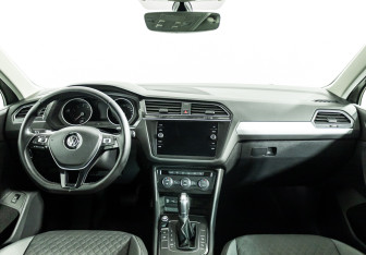Подержанный автомобиль Volkswagen Tiguan 2017 года (13 фото)
