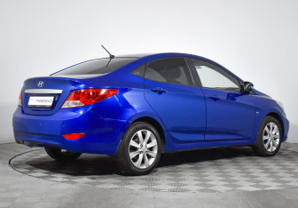 Подержанный автомобиль Hyundai Solaris Sedan 2012 года (5 фото)